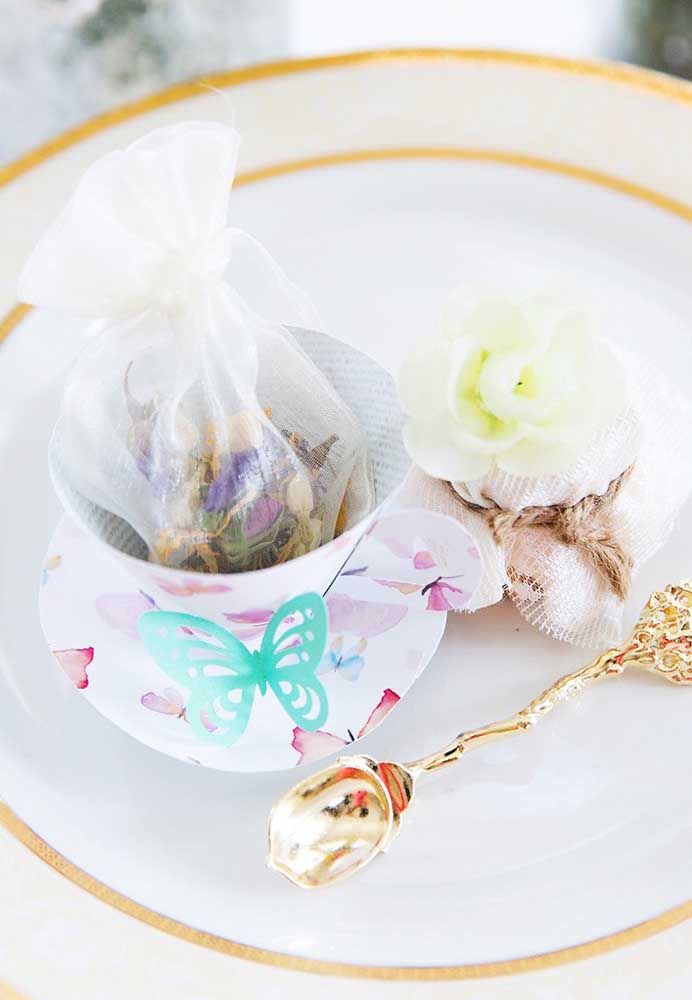 Here, the flower tea rests inside the organza bag just waiting for the moment to receive the hot water