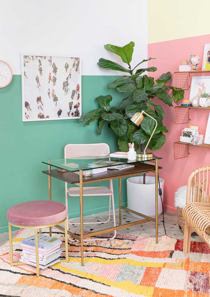 Simple and colorful home office, but without falling into distractions 