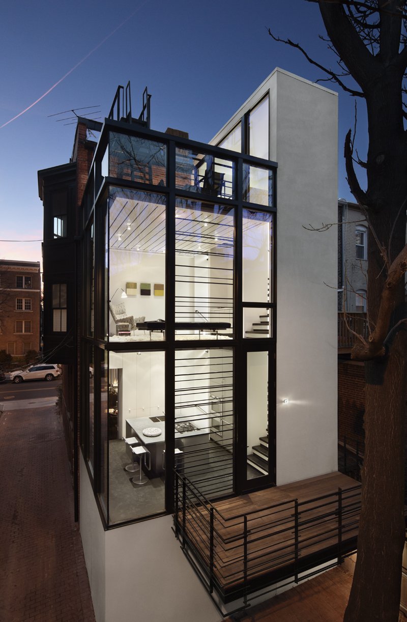 Glass panels highlight the look of the small house model.