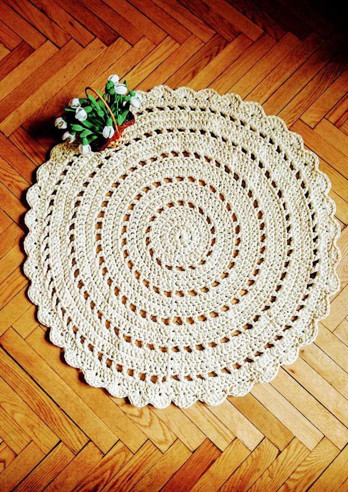 O tapete de crochê com barbante é um clássico: nunca sai de moda e combina com qualquer decoração.
