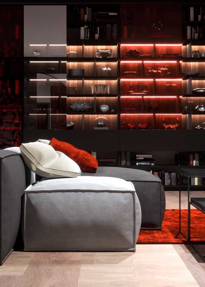 For an elegant and modern room bet on the combination of red and gray