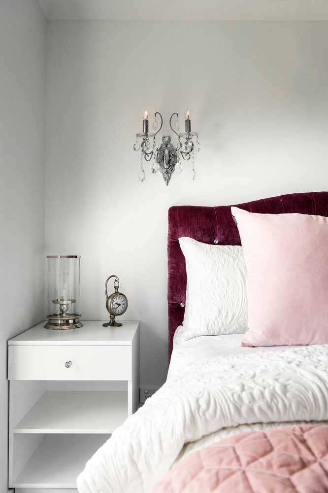 Simple female single room, but with a touch of glamor and luxurious details