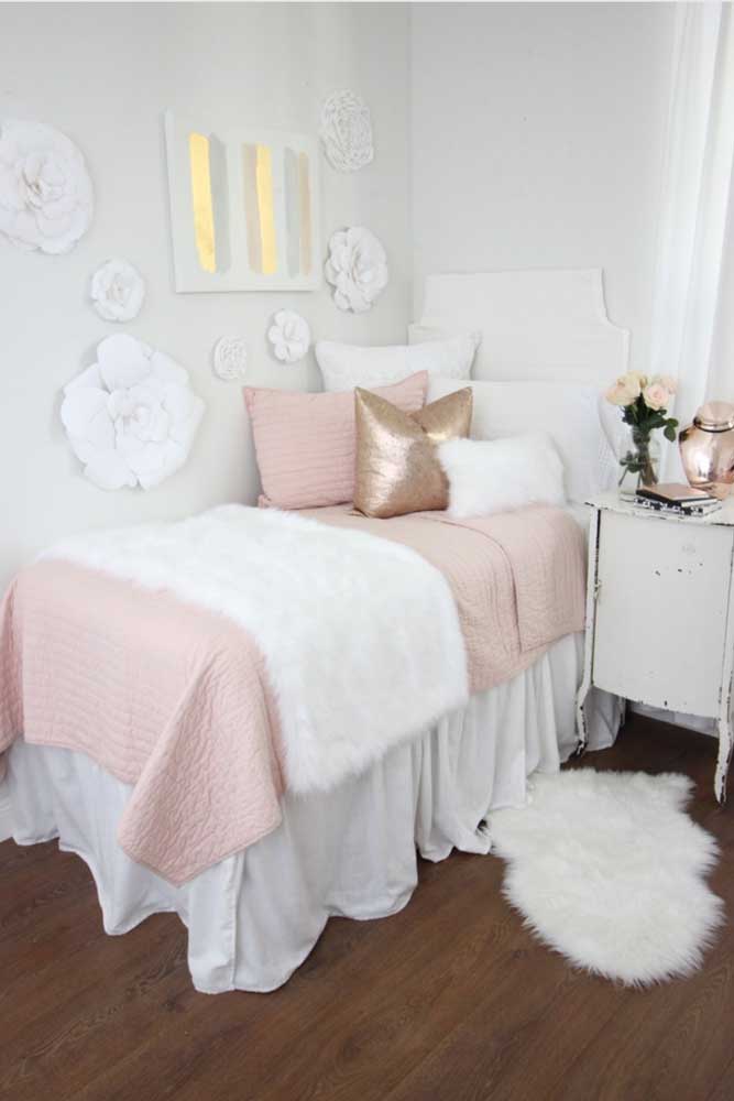 The room was delicate and romantic with the decor in copper, pink and white