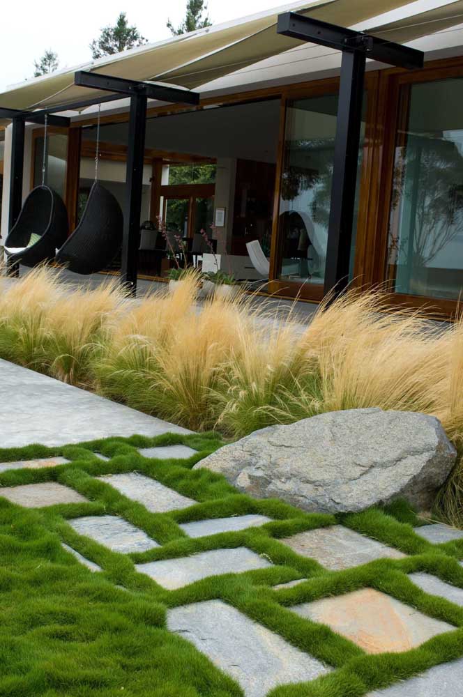 Korean grass is great for forming designs and contours 