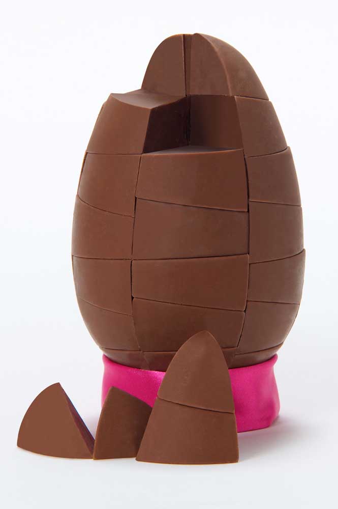 A super original idea for a simple milk chocolate Easter egg