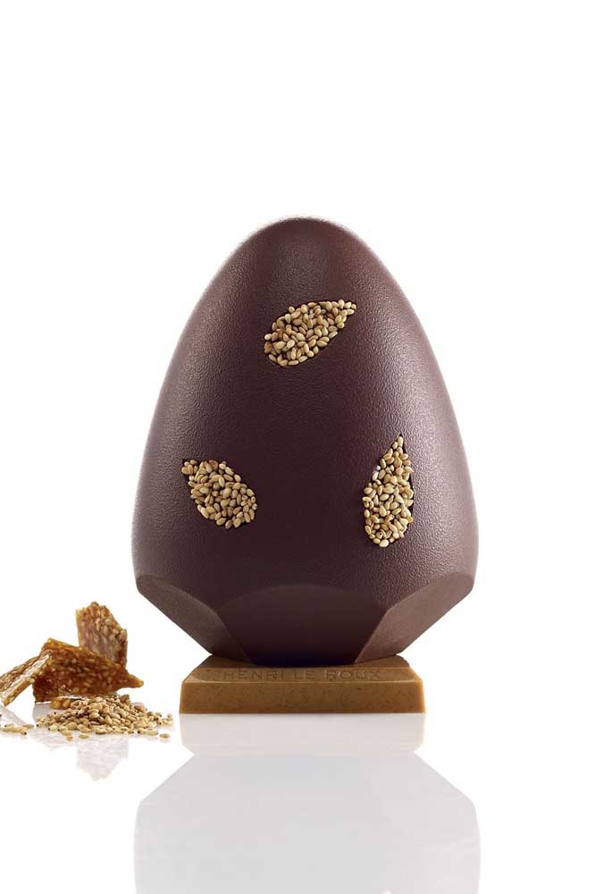 Gourmet Easter egg with different design and super elegant presentation