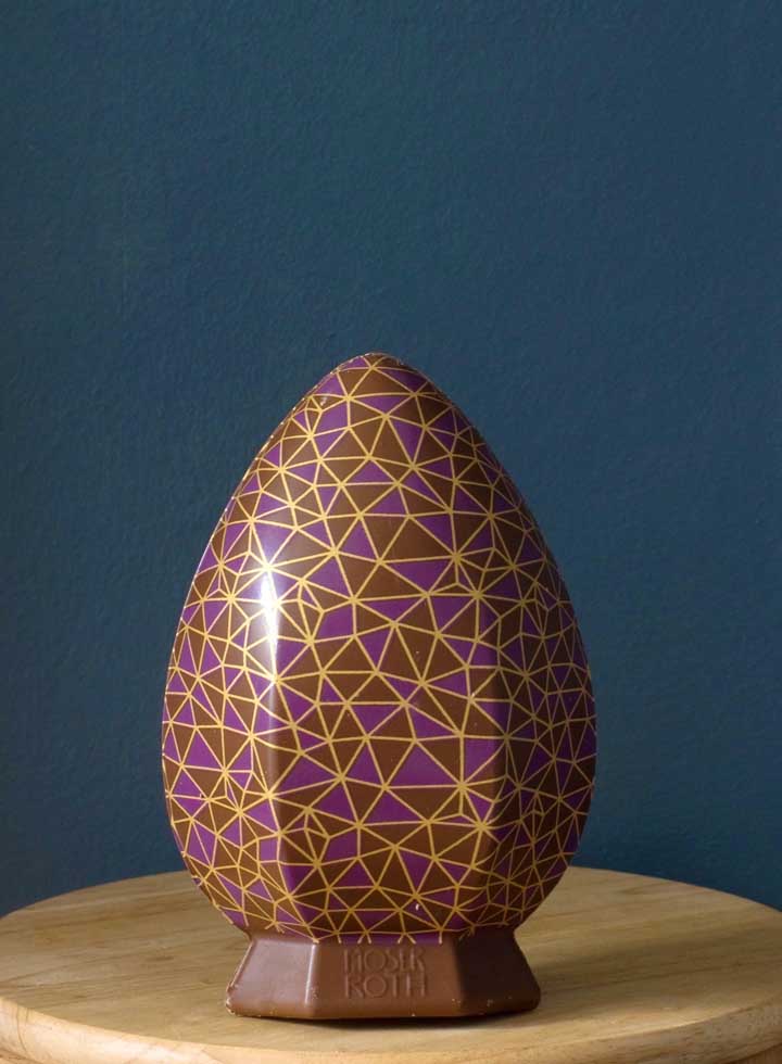 Printed Easter egg, bringing beauty and shine to chocolate