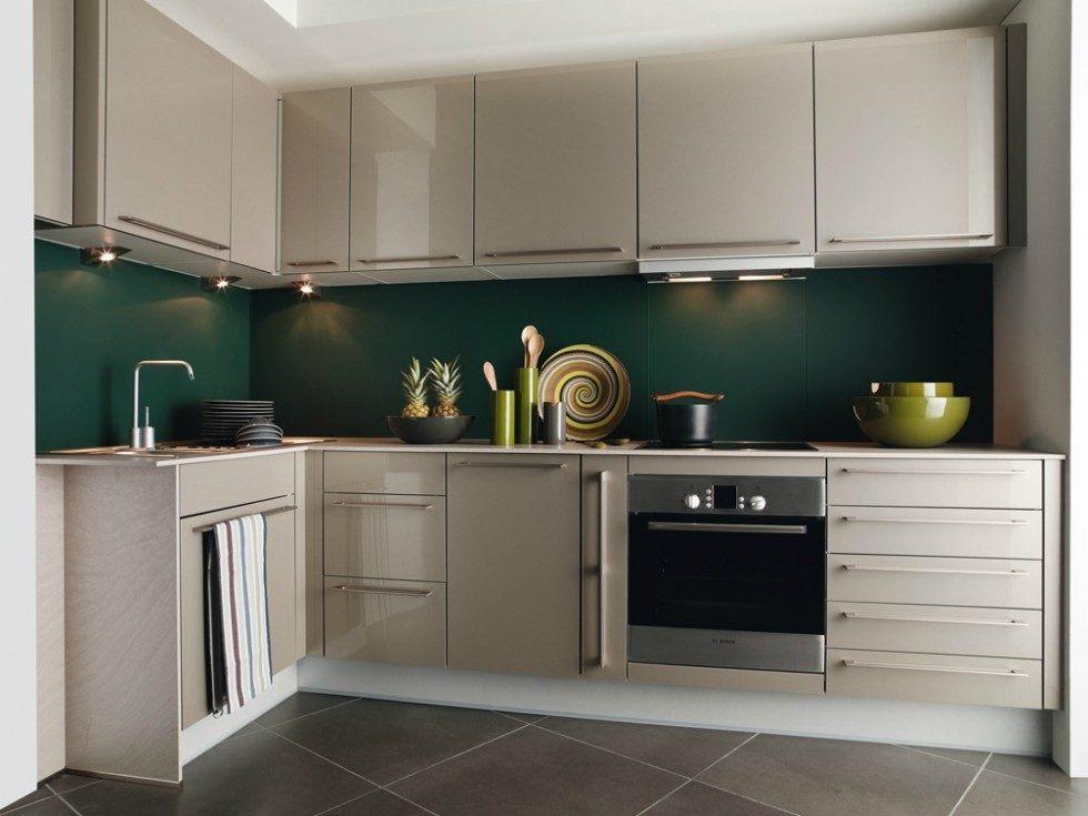 Fendi and green make the perfect pair of colors for this kitchen.