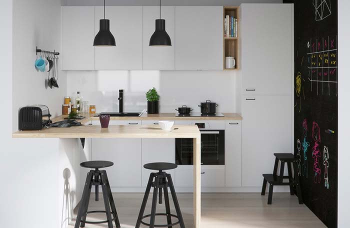 Relaxed white and black kitchen