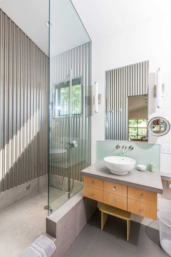 The modern bathroom can be even more bold and comfortable with the sandwich tile