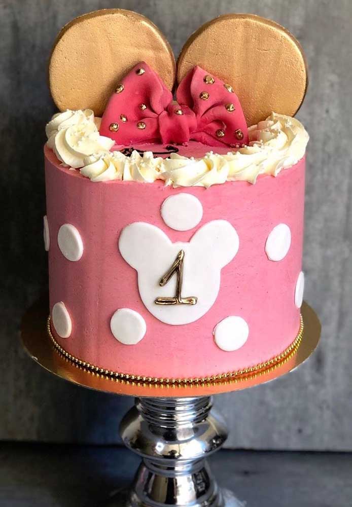 When in doubt between a pink or red Minnie cake? Use both colors!