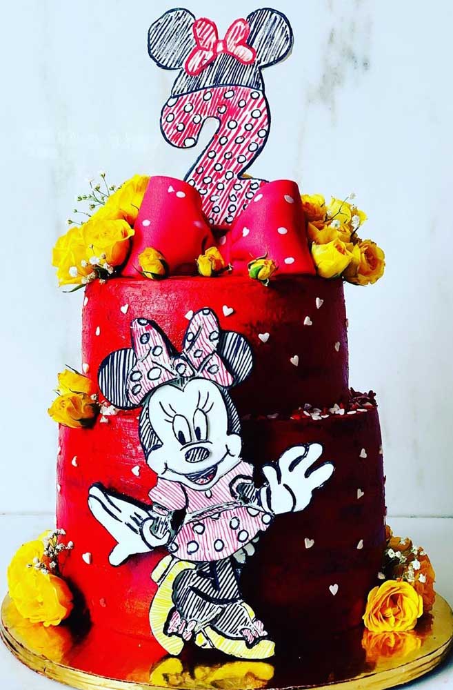 Minnie cake with the classic color combination of the character: red, yellow and black