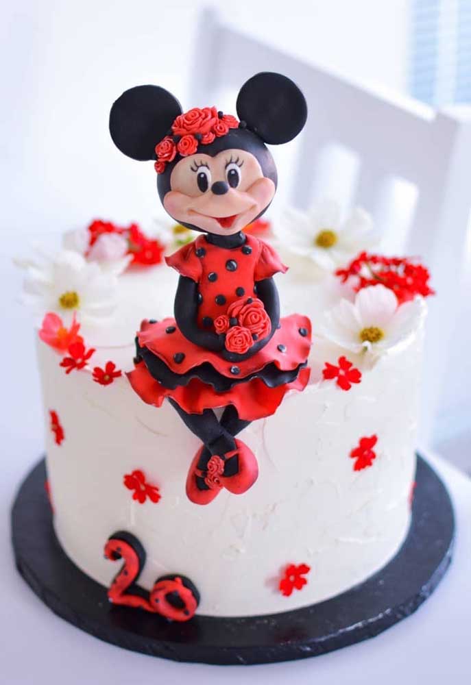 Minnie biscuit for the top of the cake