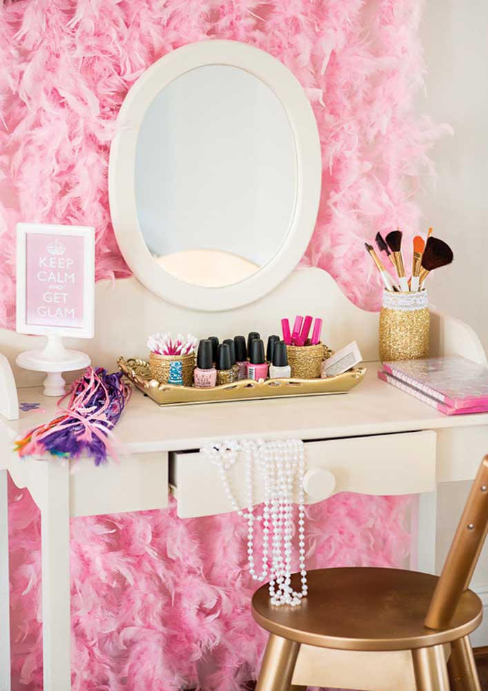 Dressing table: a symbol of beauty and personal care
