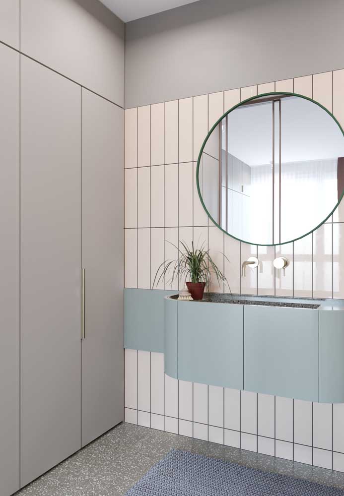 Quer um banheiro moderno? Então invista nessa paleta: Off White, cinza e azul