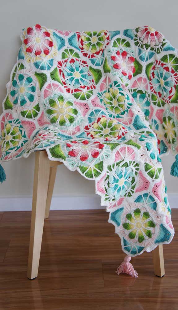 Explore cores e combinações a cada nova manta de crochê produzida