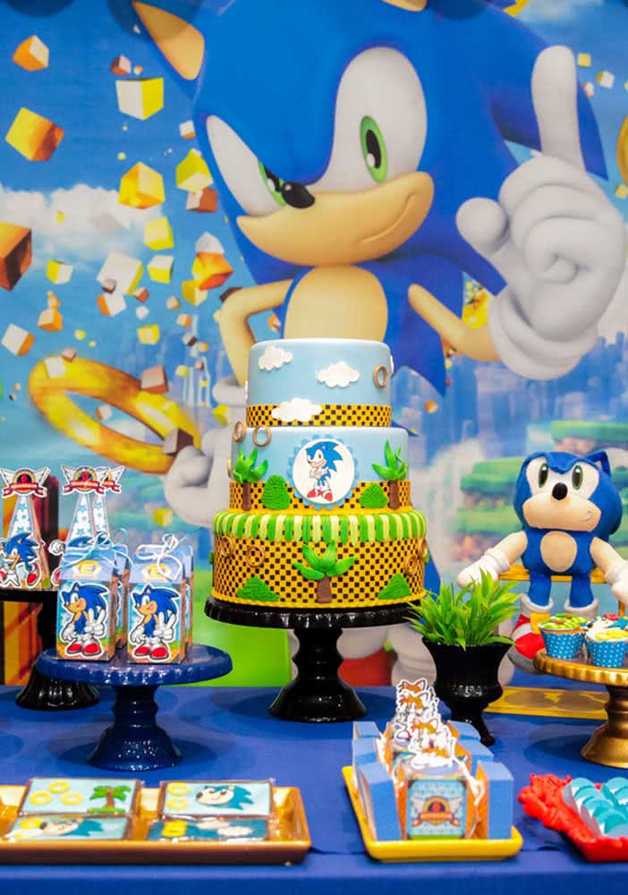 O bolo de três andares simula uma das fases mais conhecidas do jogo Sonic