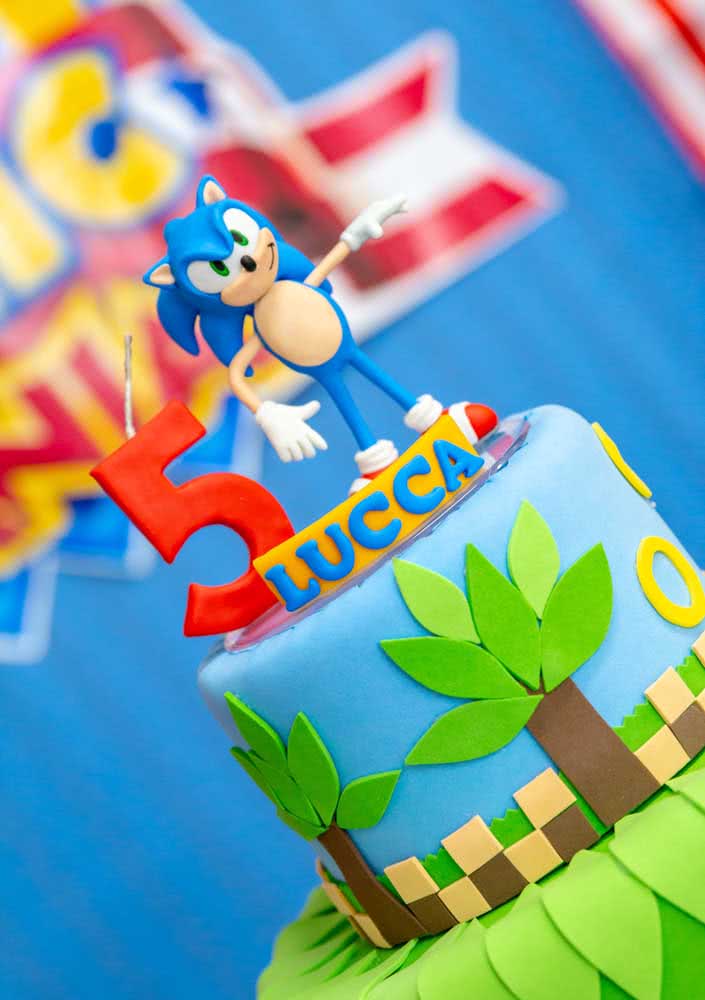 Bolo Sonic para festinha de cinco anos