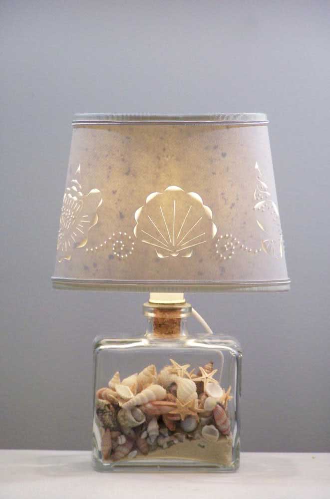 Ideia de artesanato com conchas do mar: luminária!