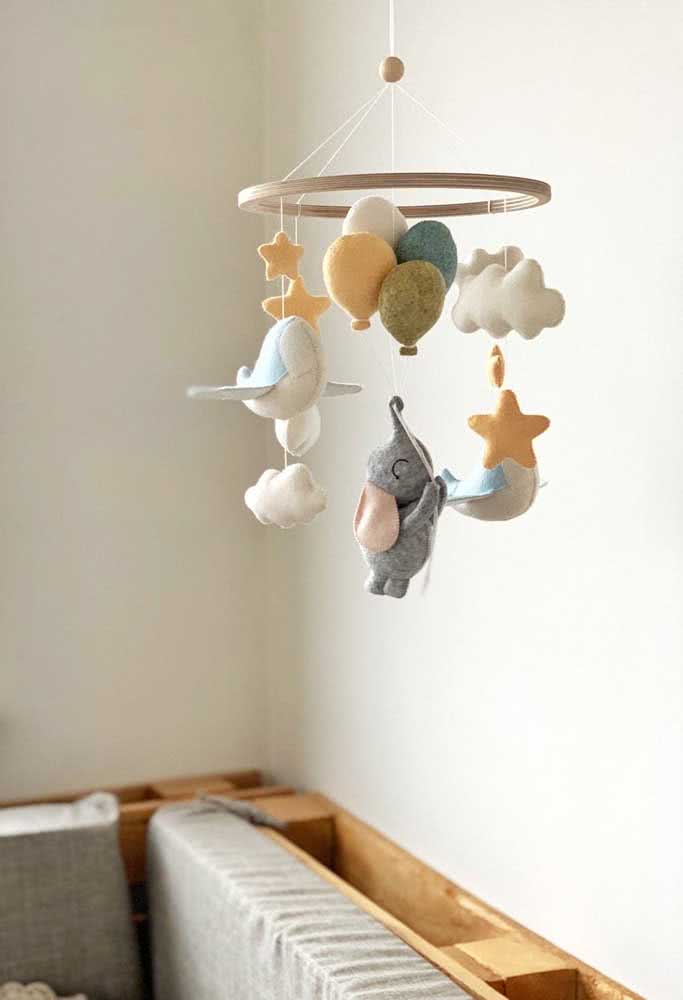 Felt clouds to complete the mobile that also brings animals, airplanes and balloons