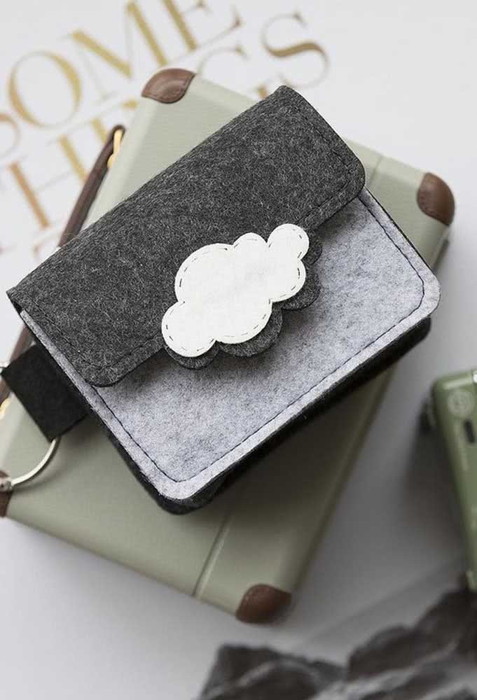 Have you ever thought about making a felt cloud wallet?  It should!
