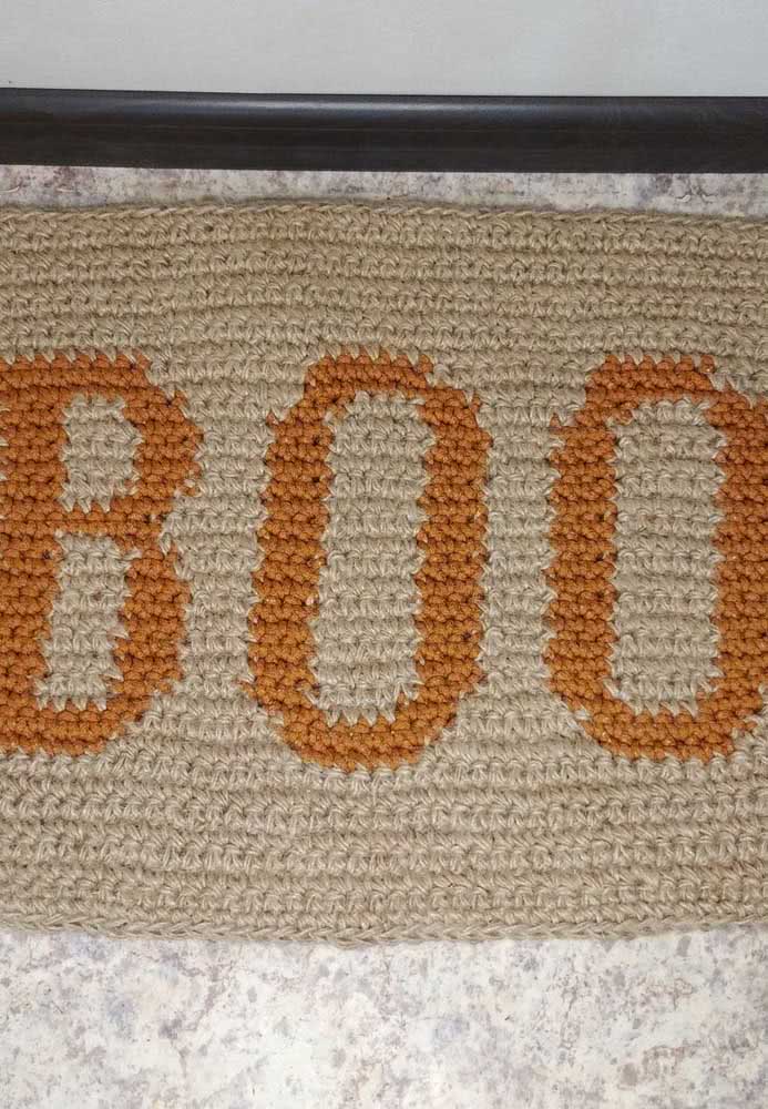 Crochet square door mat in a simple, easy-to-make design