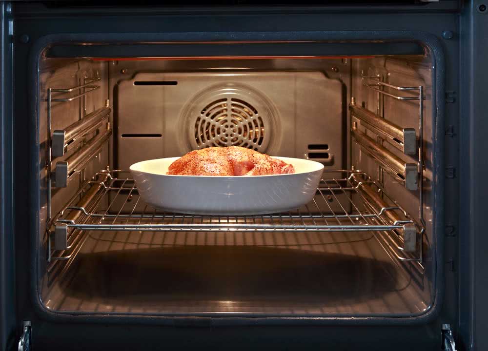 Electric oven: advantages and disadvantages